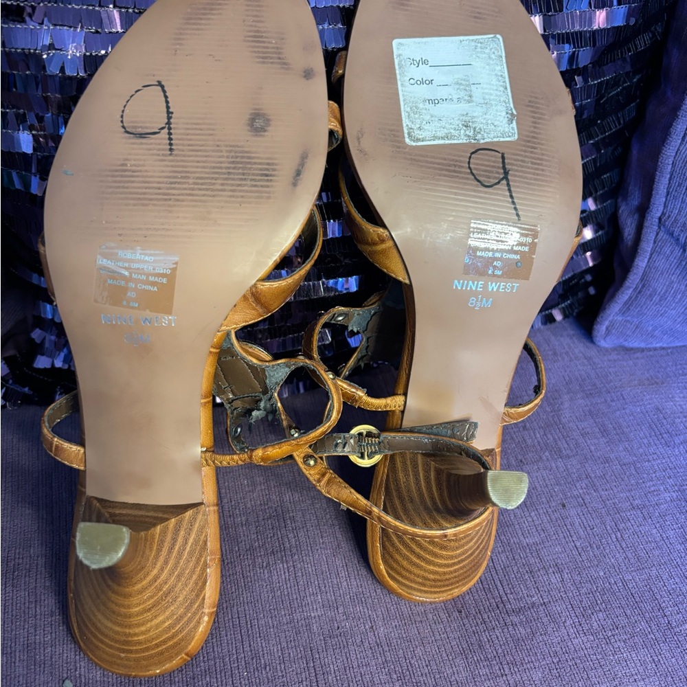 Nine West Brown Heels‎ with Textured Leather 3”  sandals w/metal detail size 8.5 - Picture 6 of 11